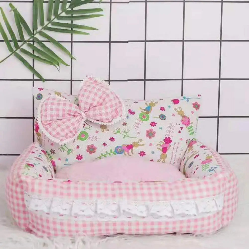 Attractive Non-Fading Puppy Warm Pet Bed